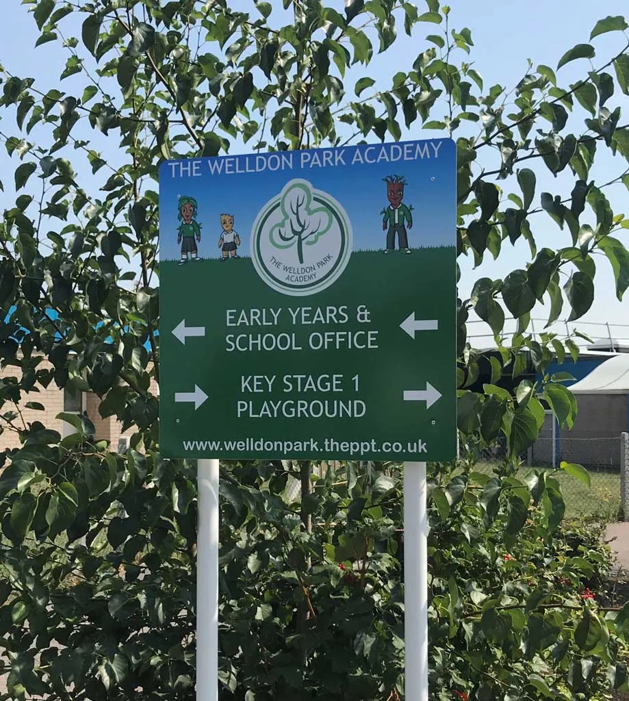 School Directional Sign Hertfordshire