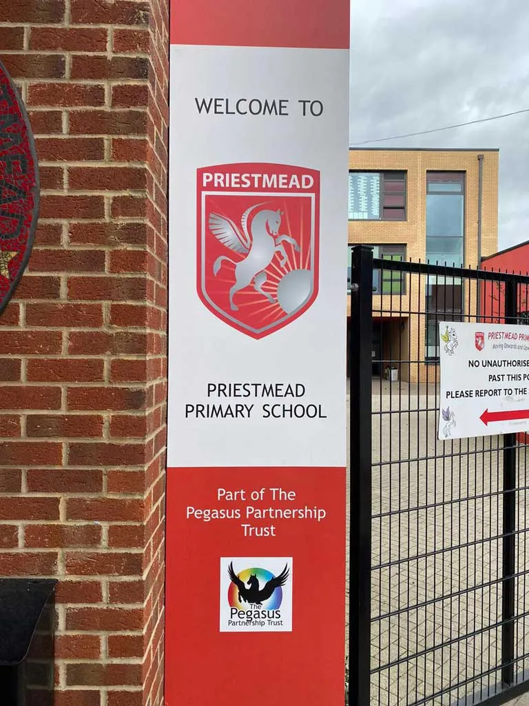 School Totem Sign Hertfordshire